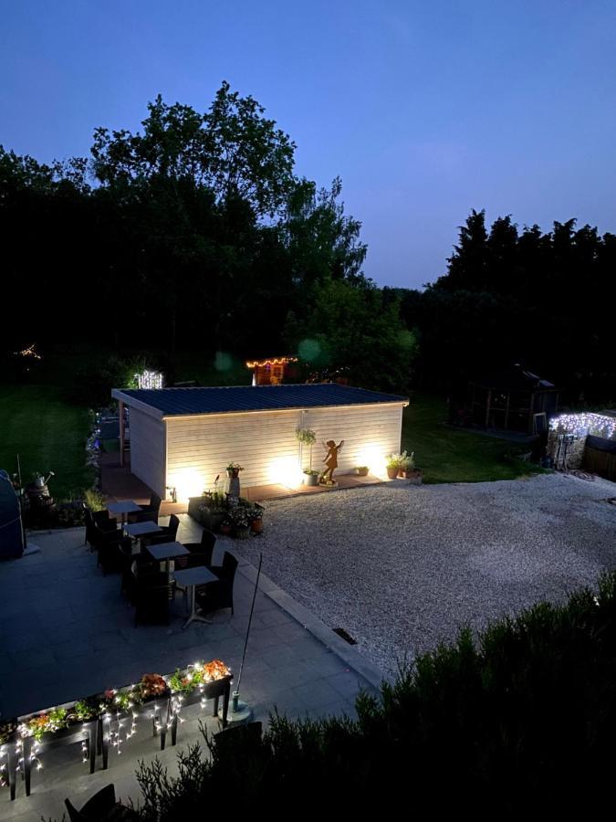 Le Chateau De Frankie Spas-Saunas Grand-Reng 外观 照片