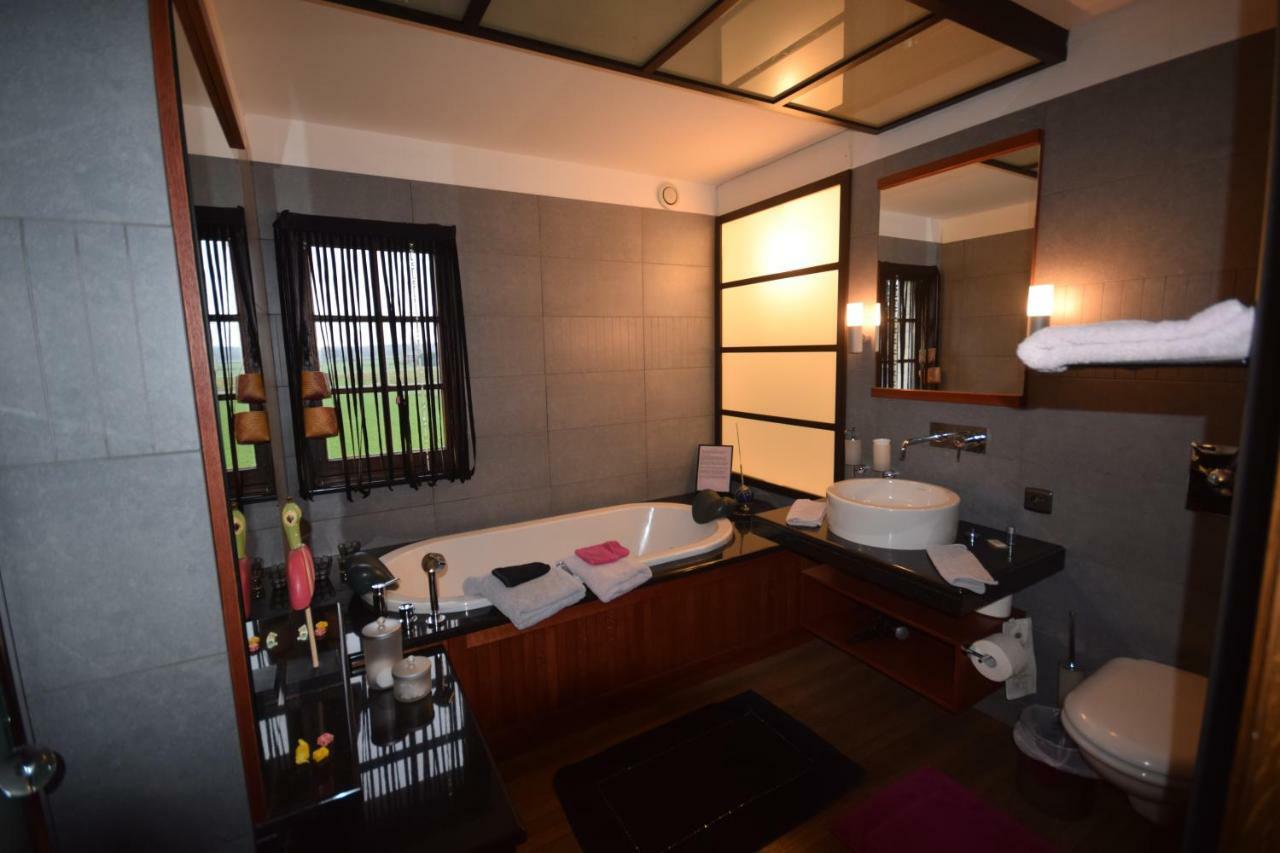 Le Chateau De Frankie Spas-Saunas Grand-Reng 外观 照片